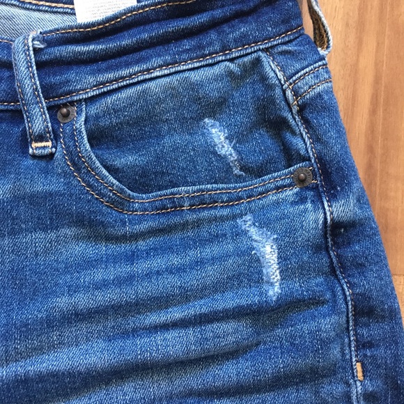 SOLD Distressed Denim Bermuda Shorts sz 2 jean shorts - Picture 3 of 9